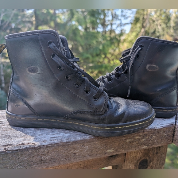 Dr. Martens Shoreditch Black Leather Lace Up Boots sz 7 - Picture 2 of 5